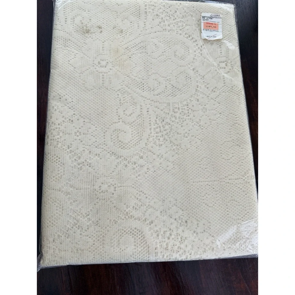 NEW Dupont Dacron Lancaster Lace Oblong 60x104 In. Tablecloth Beige Polyester